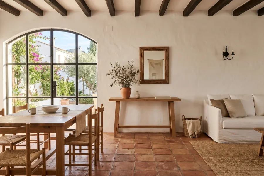 Minimalist Spanish decor